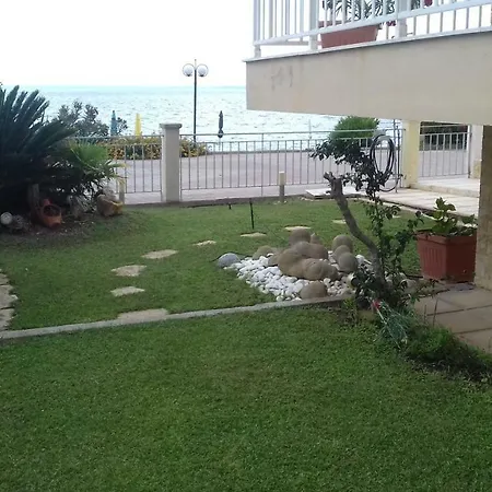 Porto Maria Settlement * Gerakini